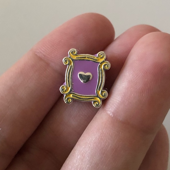 Friends TV Show Monica’s Door Framed Peephole Charm - Picture 4 of 8